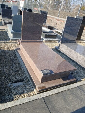 gotowy nagrobek granitowy bohus red